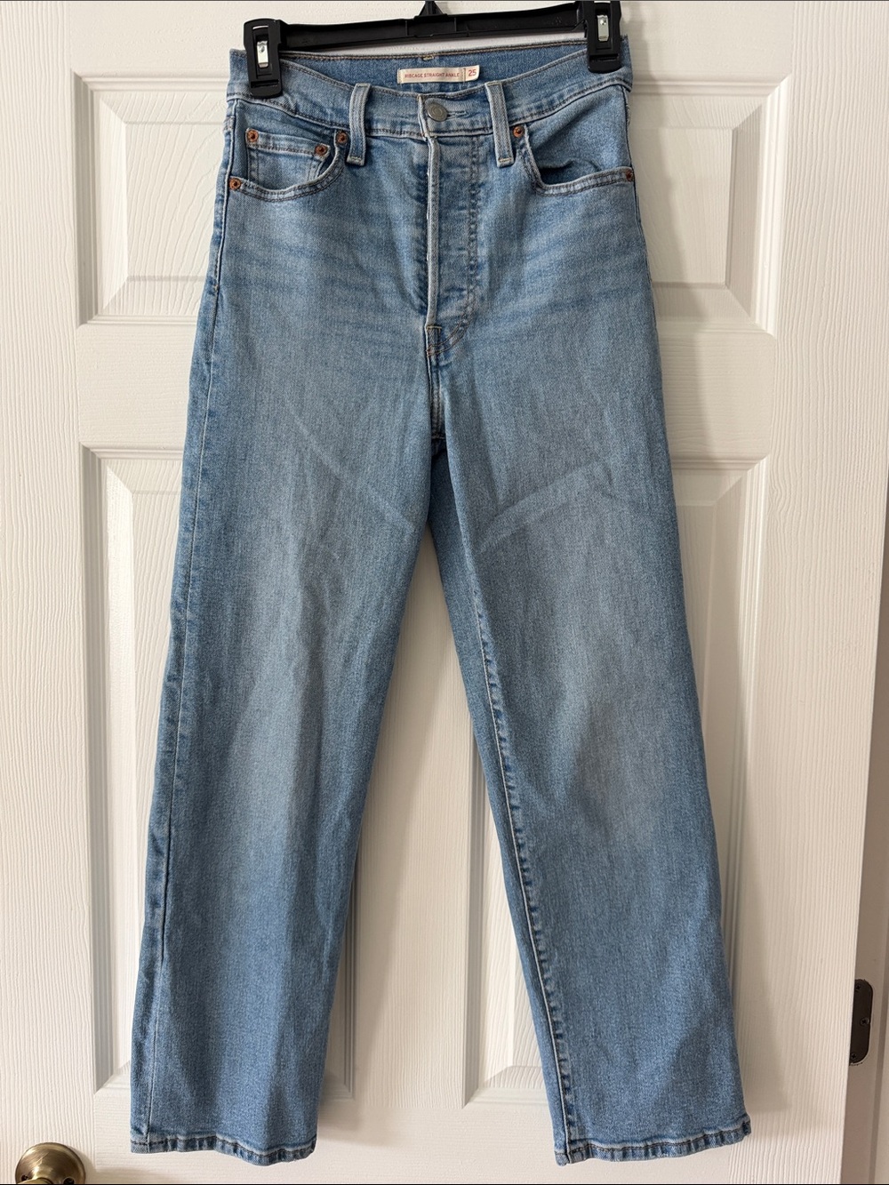 Levi's Ribcage Straight Ankle Jeans